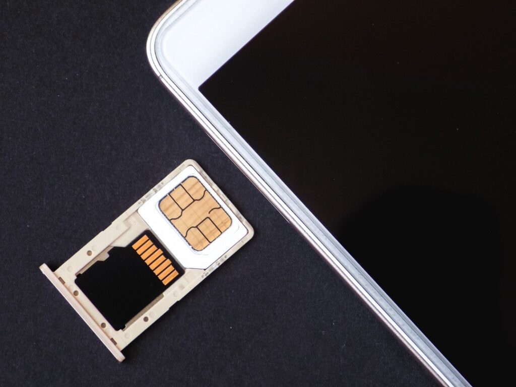 Huawei Ascend G620s SIM cards